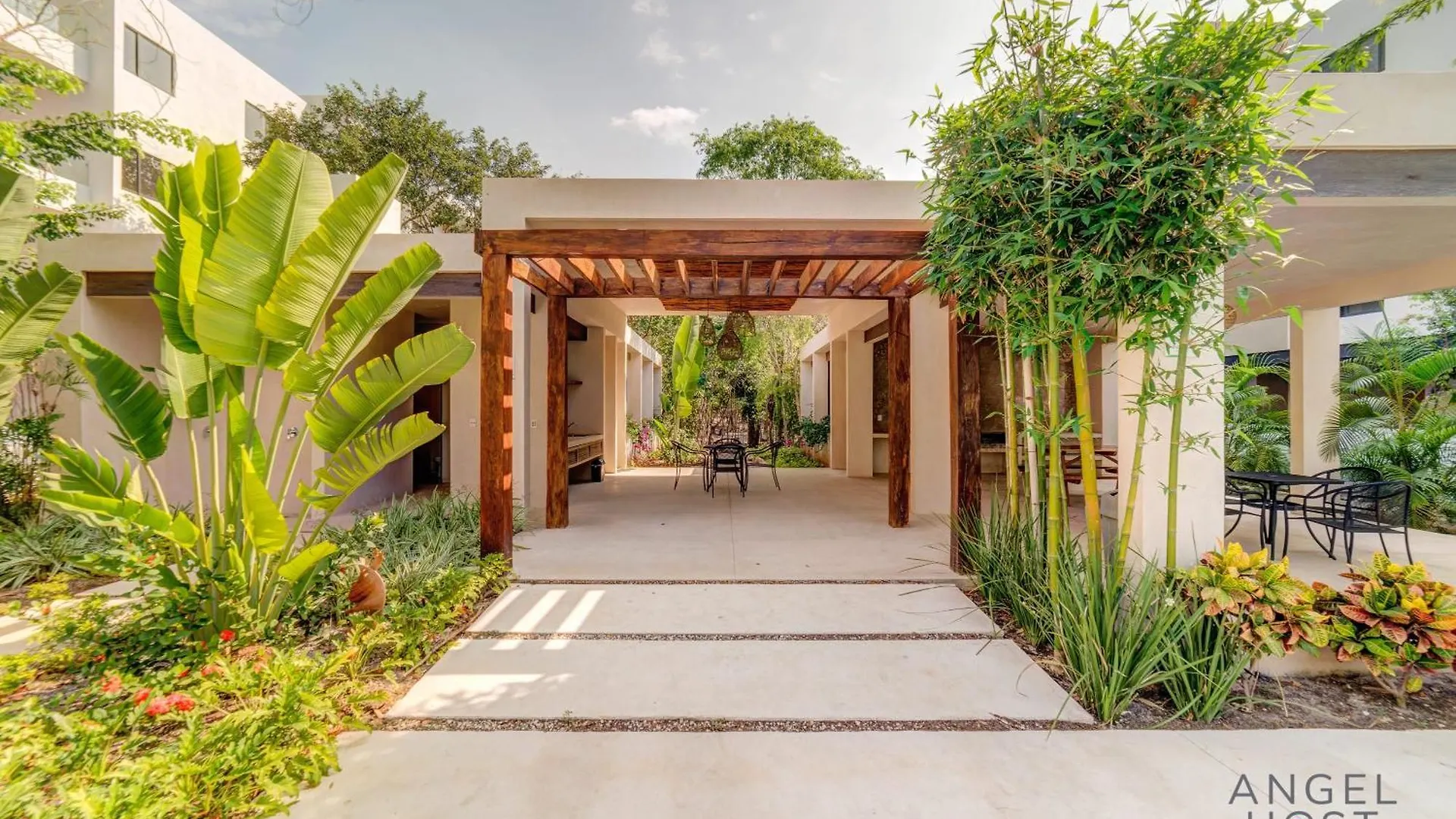 Tranquil Stay Onsite Pool Gym And Playground Playa del Carmen